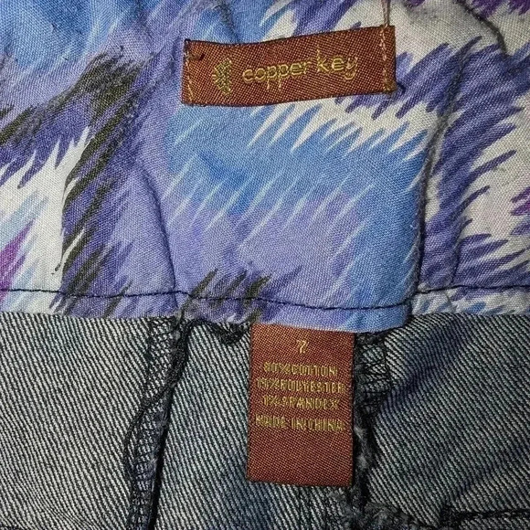 Women's Copper Key denim shorts. Size 7 - Picture 2 of 3